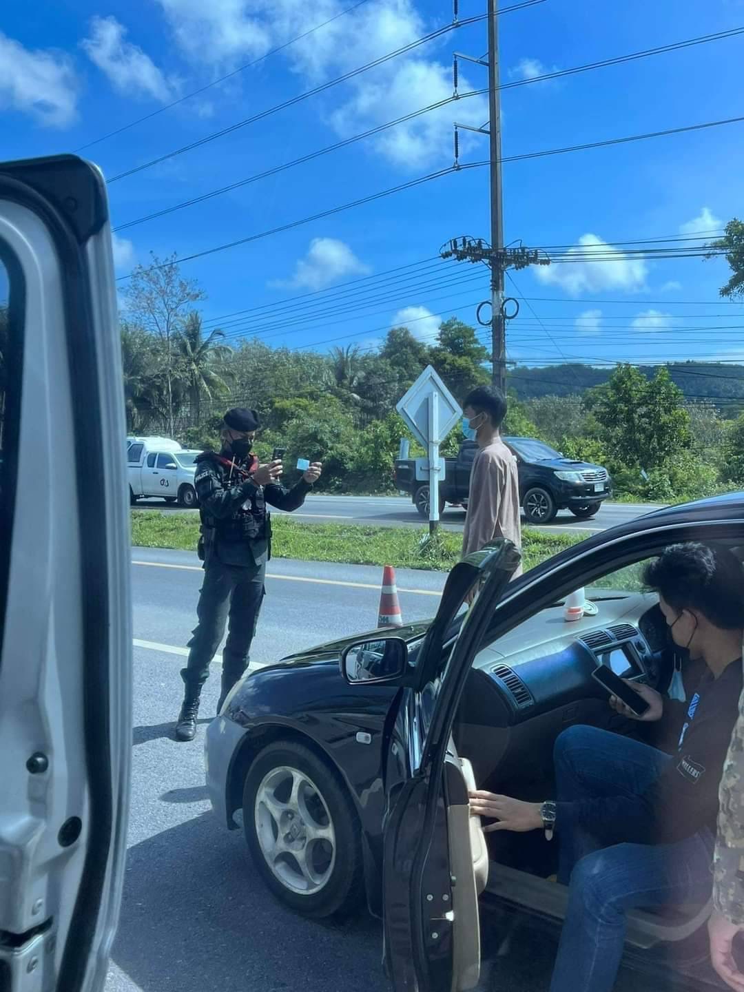 ประชาชน 3 จังหวัด สุดสงสัยเจ้าหน้าที่ถ่ายรูปบัตรพร้อมเจ้าตัว ในขณะที่มีคำสั่งให้ยกเลิกถ่ายรูปบัตรประชาชนในพื้นที่ 3 จังหวัด